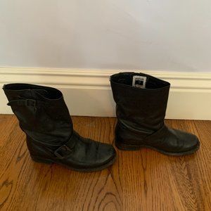 Frye Veronica Short Bootie in Black